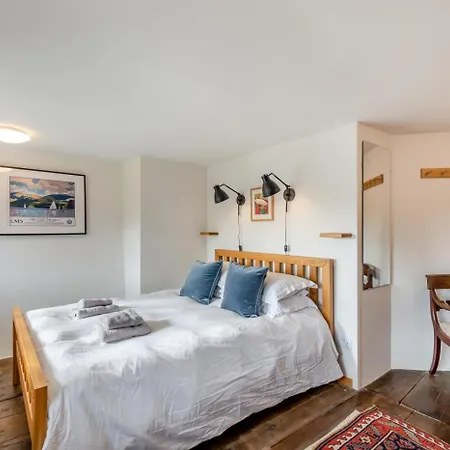 4 Bed In Oc-s33928 Vakantiehuis